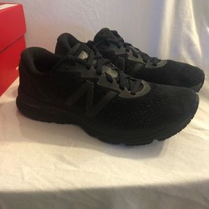 New Balance 880 running shoes